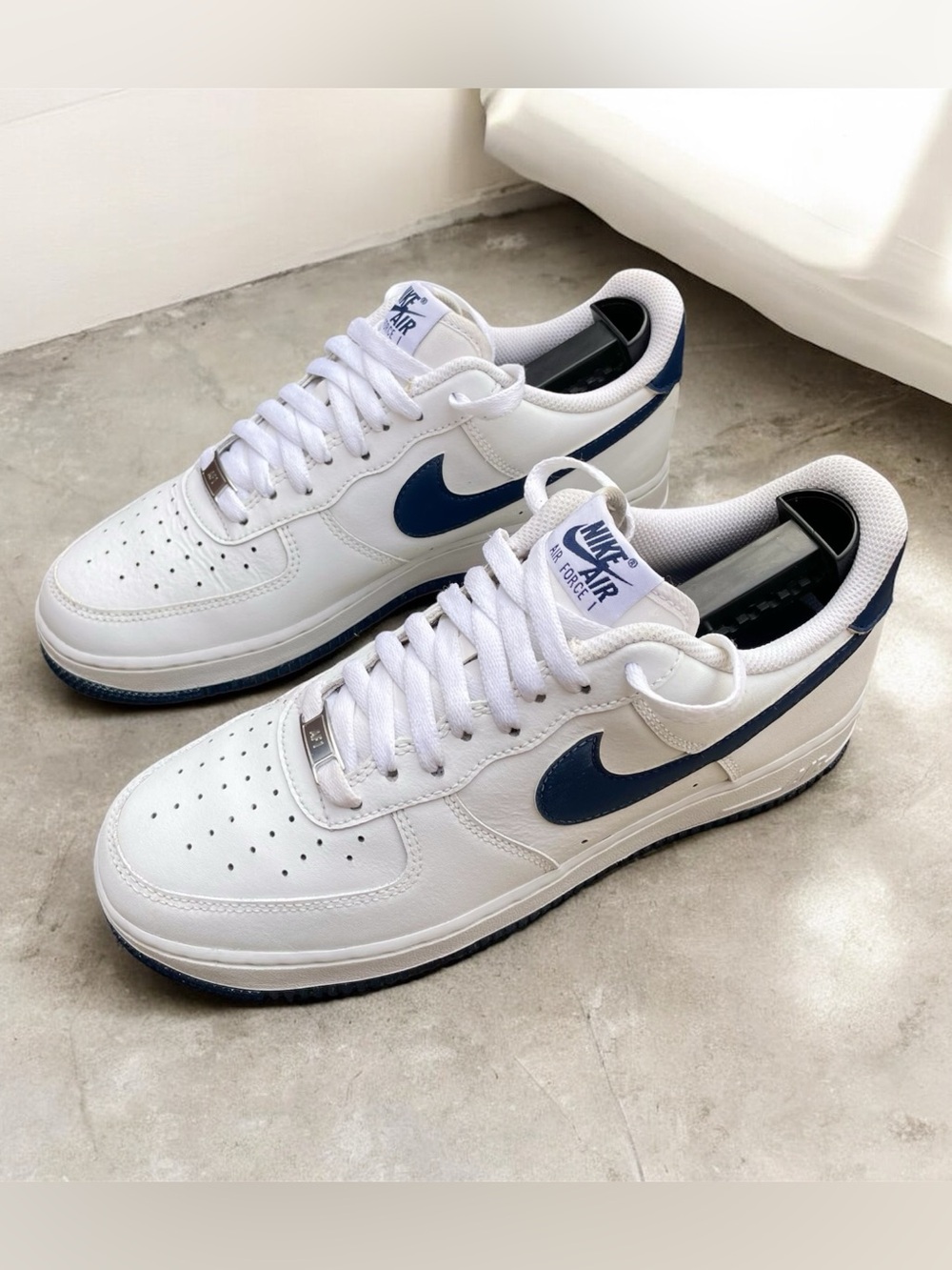 Nike Air Force 1 Men’s Sneakers White Blue Size US 8 EUR 41 CM 26 Authentic - Picture 3 of 10